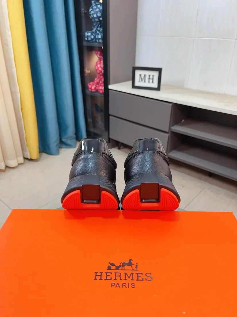 Men's shoes 💰460🌸🌸【HERMES】Hermès high-end quality original shoe upper: 🔝tumbled calfskin, suede calfskin, shoe body sewn H totem, outsole: ultra-light TPU foam·rubber; two-color molded outsole, ultra-high quality control·fine workmanship: highlighting (high-end·luxury·grade) 38-44 (45 can be customized)